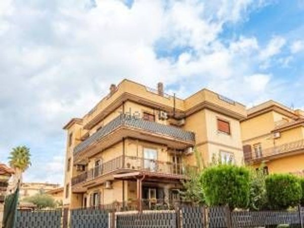 appartamento in vendita a Roma in zona Tor Bella Monaca
