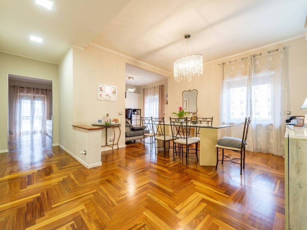 appartamento in vendita a Roma in zona Tor Bella Monaca