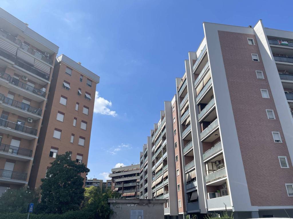 appartamento in vendita a Roma in zona Cinecittà