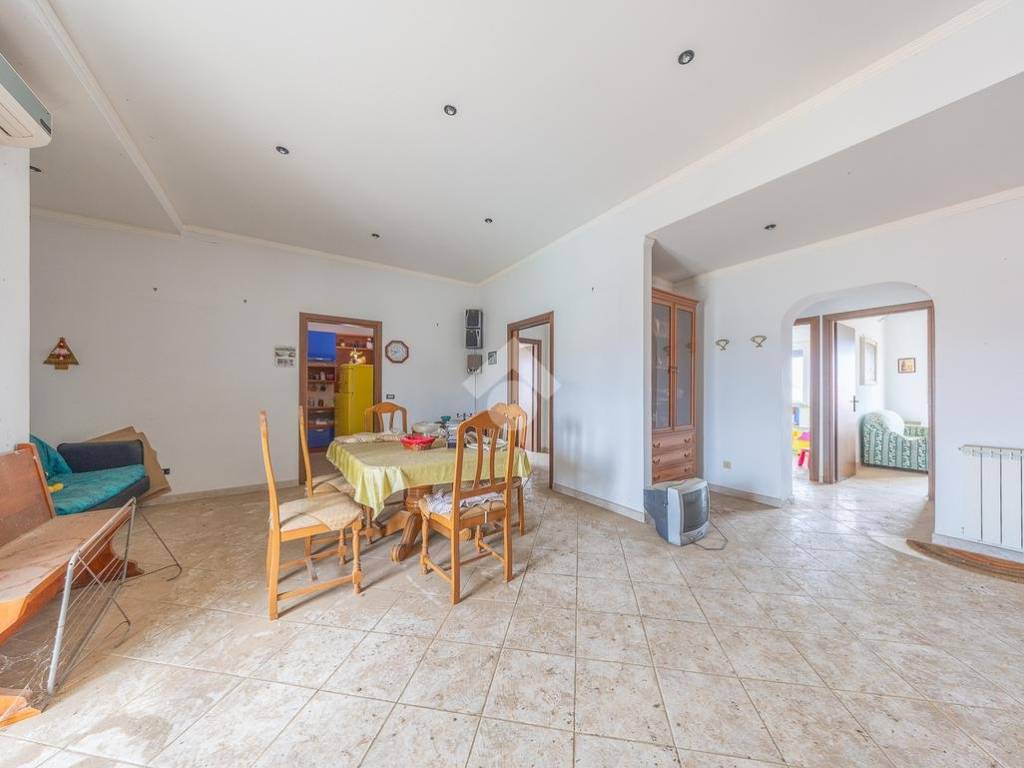 appartamento in vendita a Roma in zona Giardini di Corcolle