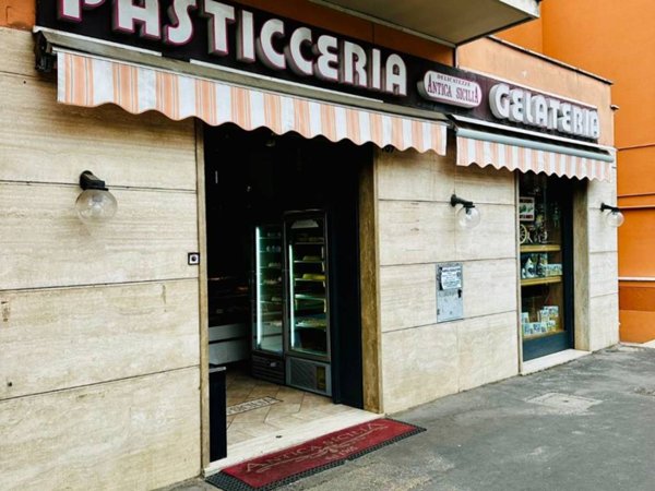 negozio in vendita a Roma in zona Alessandrino