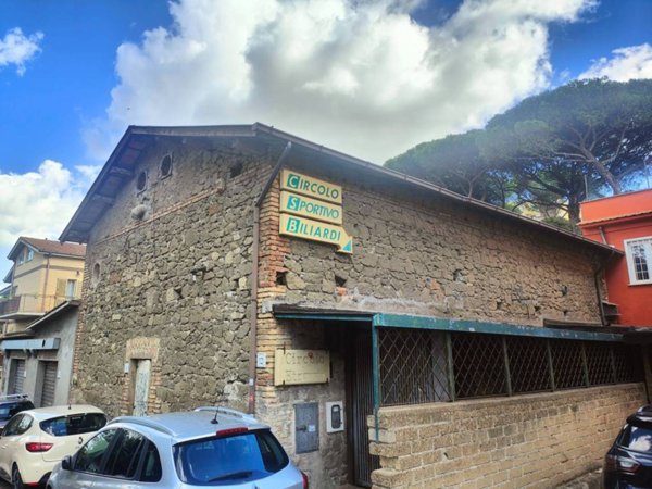 locale commerciale in vendita a Roma in zona Testaccio
