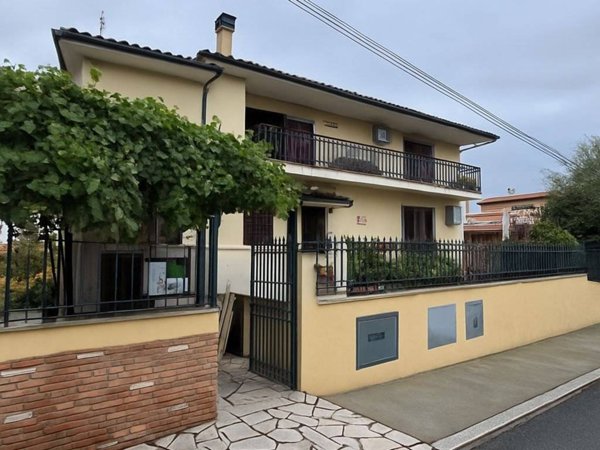 appartamento in vendita a Roma in zona Finocchio