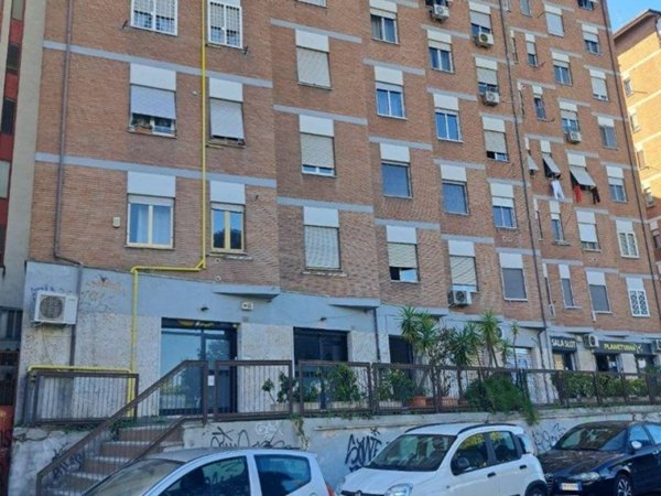 appartamento in vendita a Roma in zona Ostiense