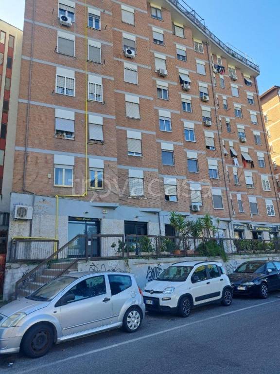 appartamento in vendita a Roma in zona Ostiense