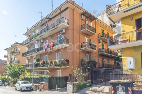 appartamento in vendita a Roma in zona Colle del Sole
