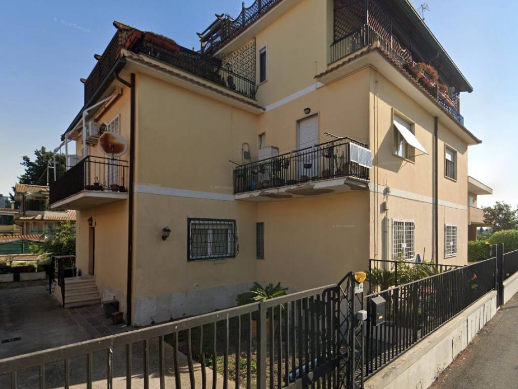appartamento in vendita a Roma in zona Vitinia