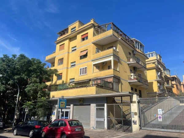 appartamento in vendita a Roma in zona Tuscolano