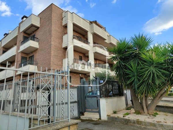 appartamento in vendita a Roma in zona Borghesiana