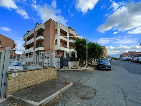 appartamento in vendita a Roma in zona Borghesiana