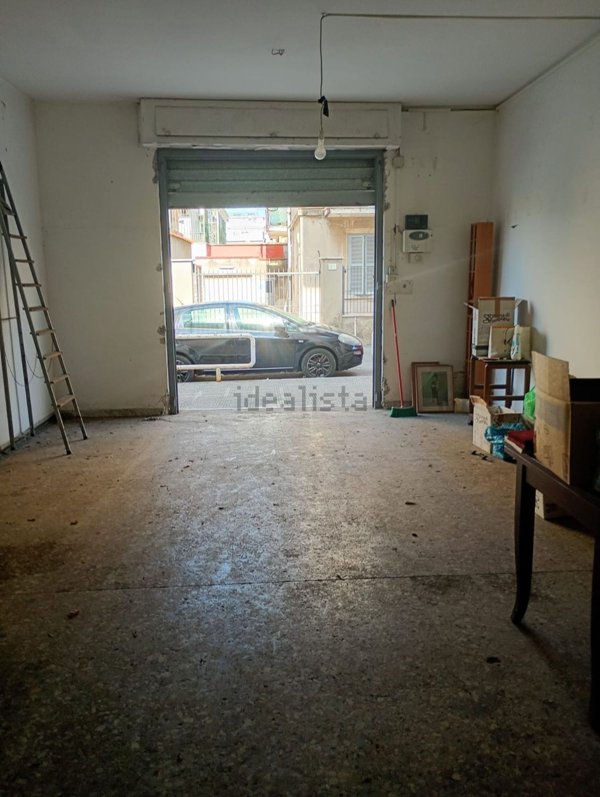 locale commerciale in vendita a Roma in zona Prenestino-Centocelle