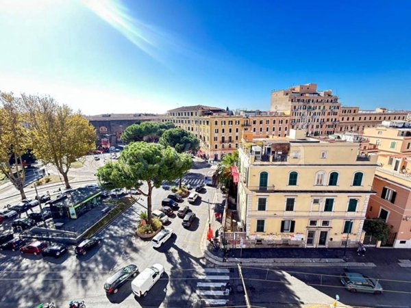 appartamento in vendita a Roma in zona Esquilino