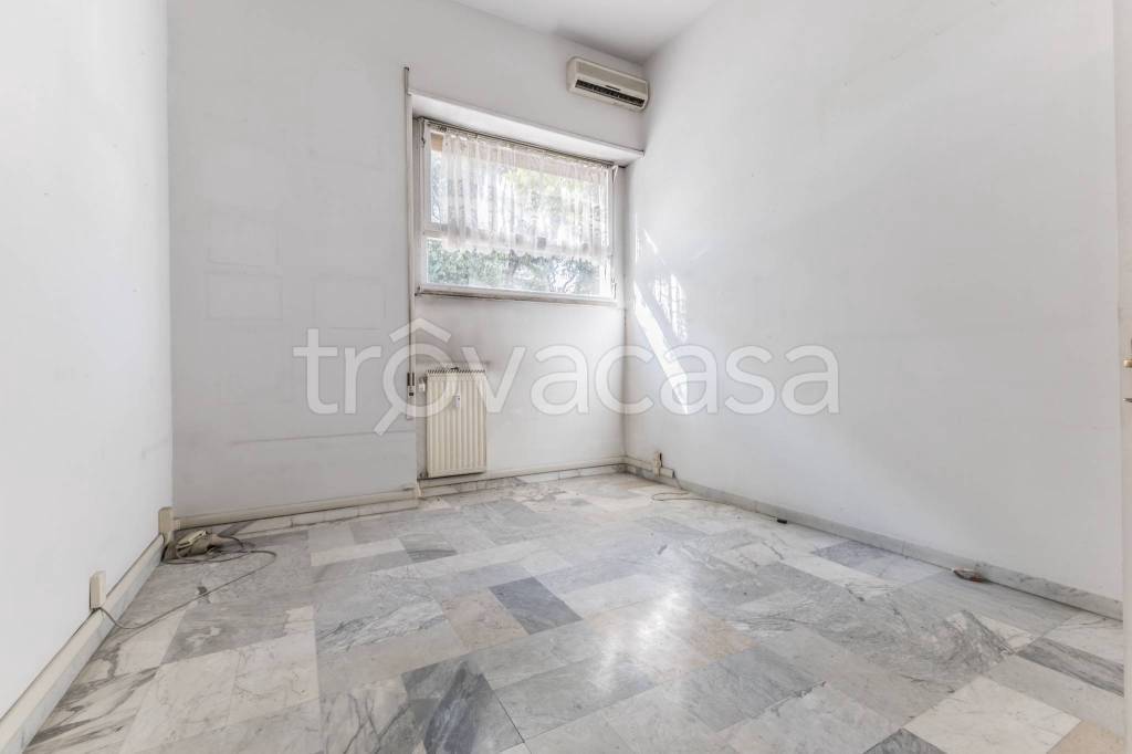 appartamento in vendita a Roma in zona Ostiense