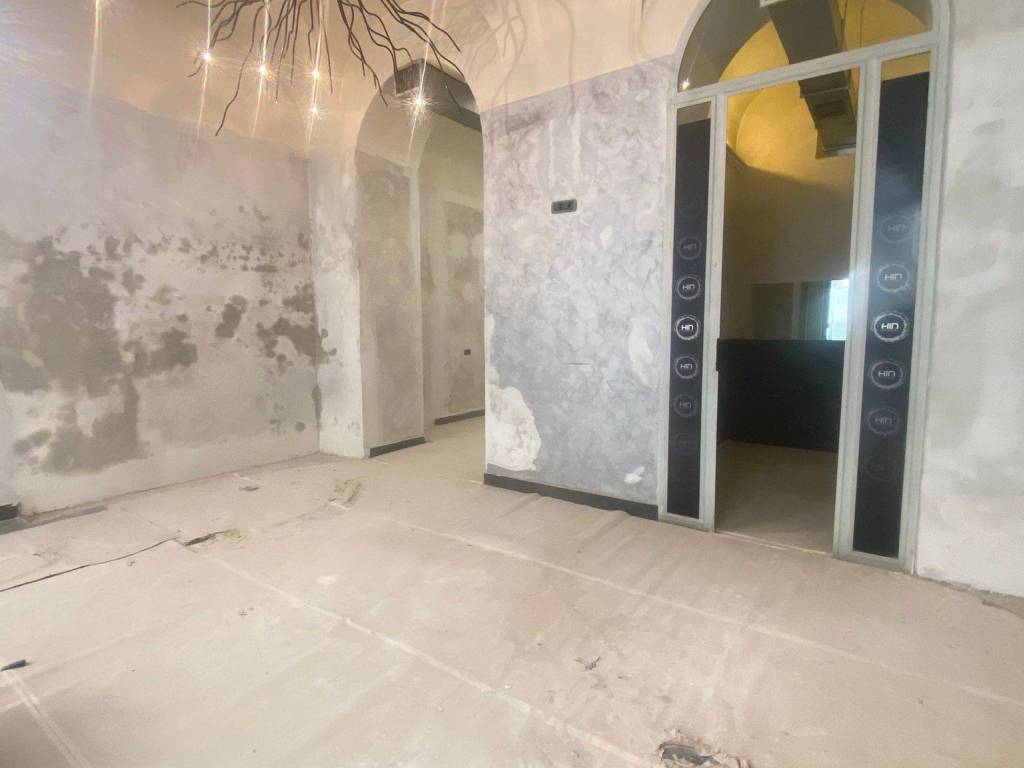 negozio in vendita a Roma in zona Castro Pretorio