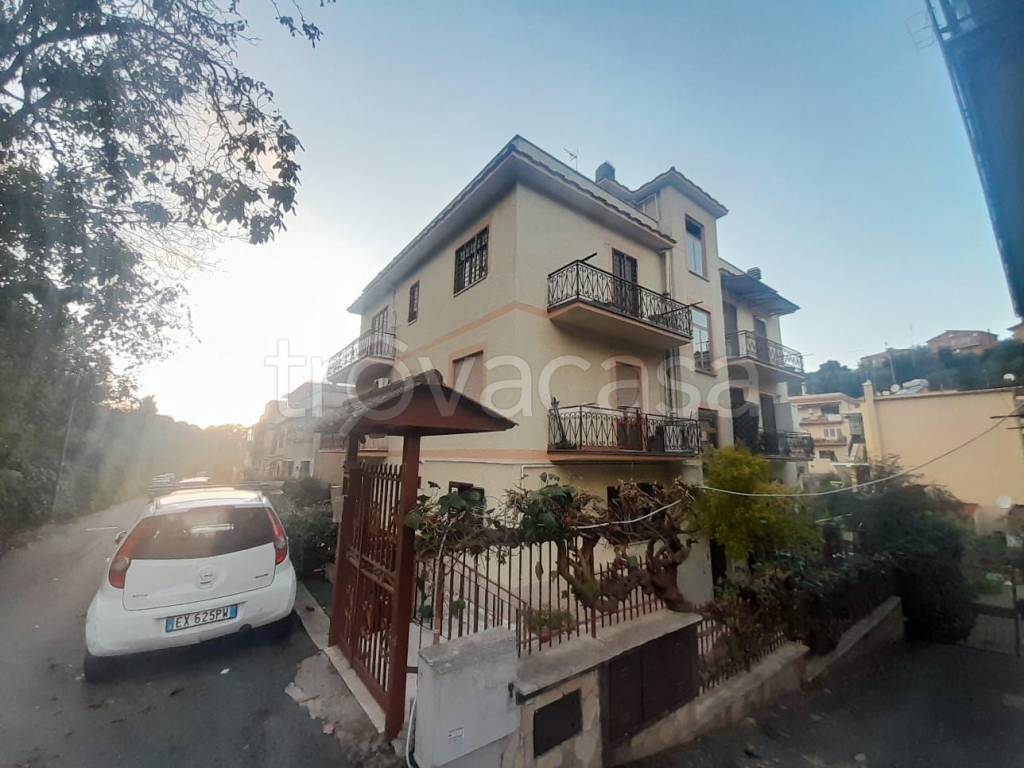 appartamento in vendita a Roma in zona Sette Bagni
