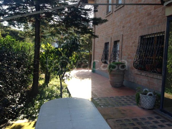 appartamento in vendita a Roma in zona Appio Pignatelli