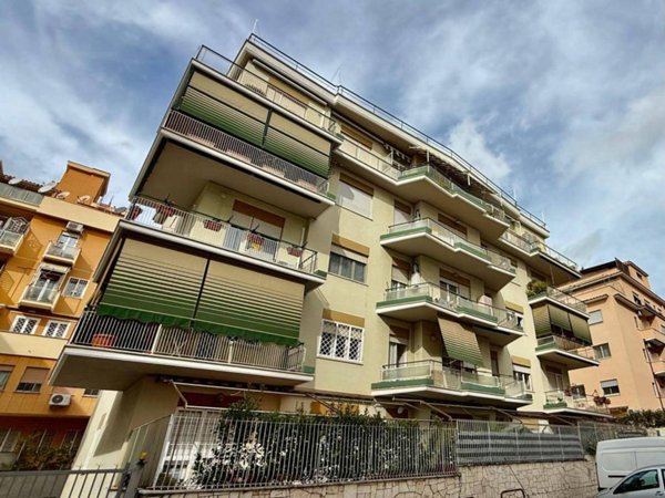 appartamento in vendita a Roma in zona Appio Latino