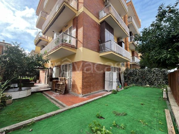 appartamento in vendita a Roma in zona Tomba di Nerone