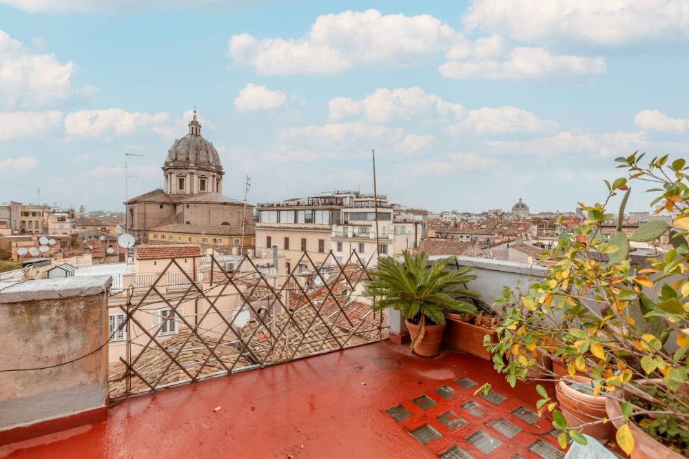 appartamento in vendita a Roma in zona Rione Regola