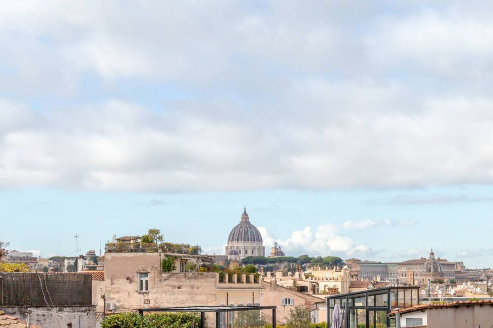 appartamento in vendita a Roma in zona Rione Regola