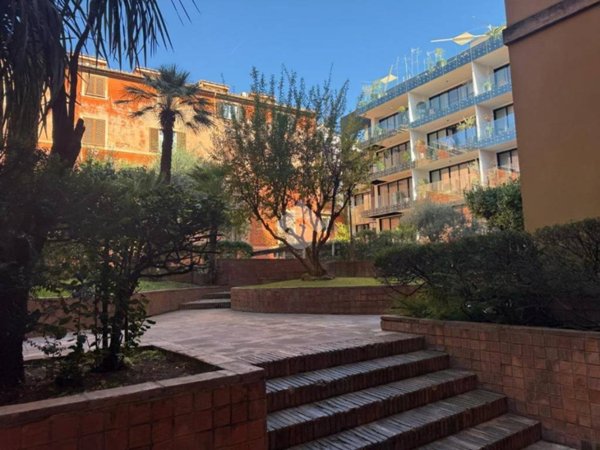appartamento in vendita a Roma in zona Trevi-Colonna