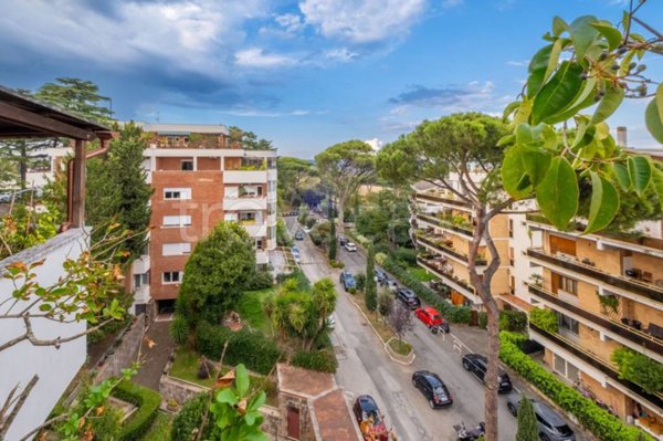 appartamento in vendita a Roma in zona Grottarossa