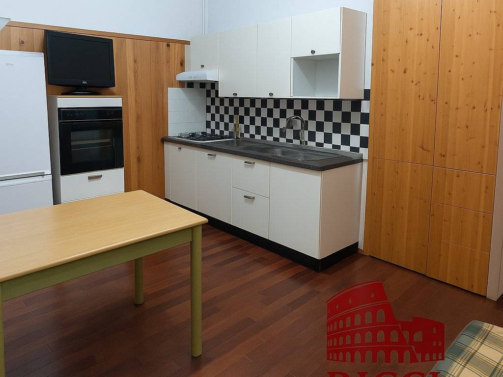 appartamento in vendita a Roma in zona Cinecittà