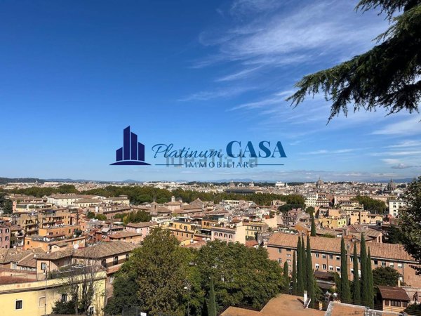 appartamento in vendita a Roma in zona Trastevere