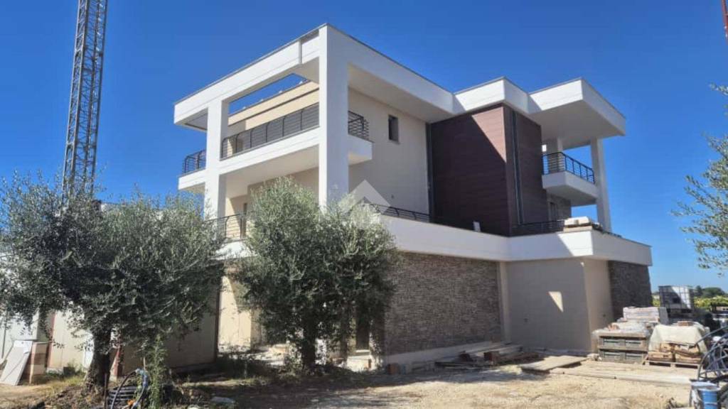 casa indipendente in vendita a Roma in zona Torre Gaia