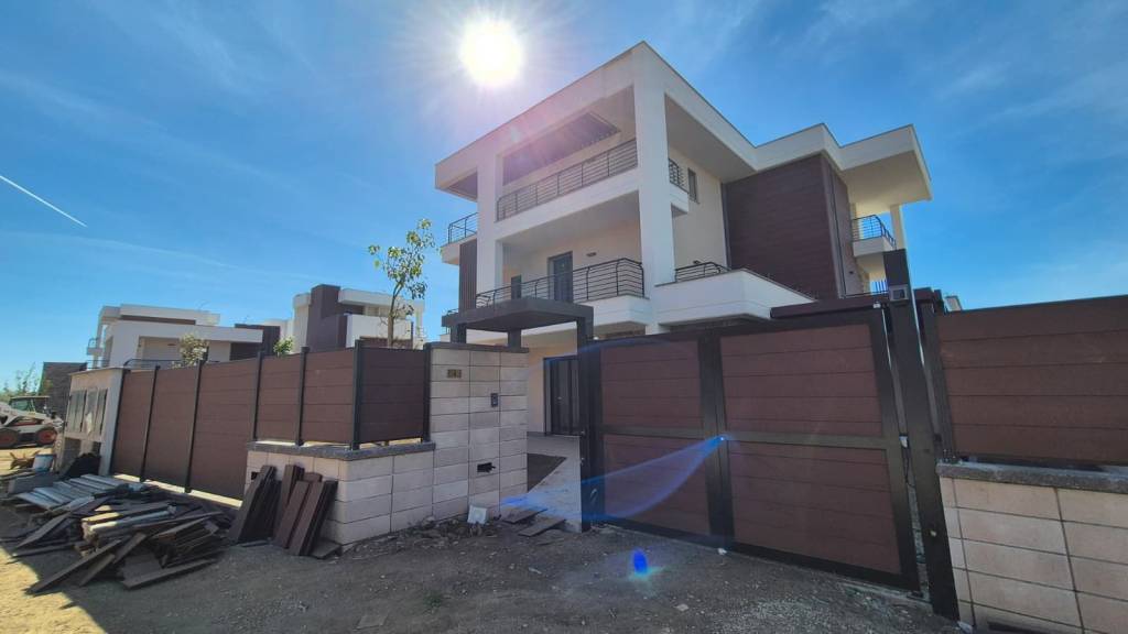 casa indipendente in vendita a Roma in zona Torre Gaia
