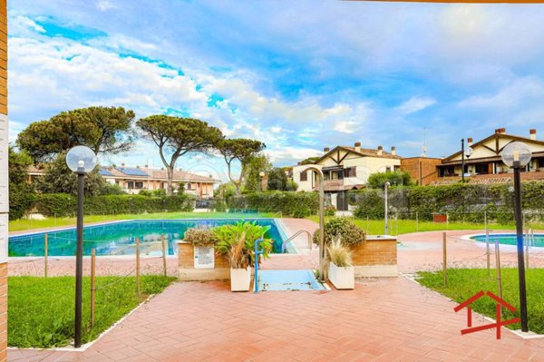 appartamento in vendita a Roma in zona Infernetto