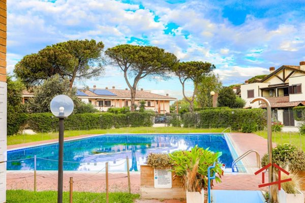 appartamento in vendita a Roma in zona Infernetto