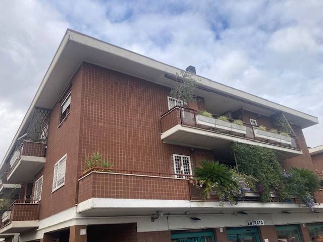 appartamento in vendita a Roma in zona Torre Maura