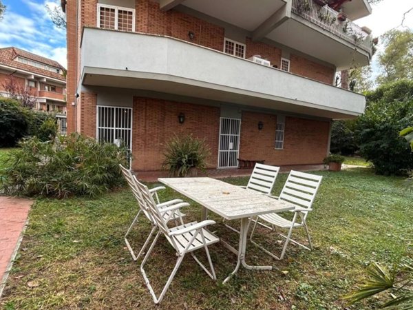 appartamento in vendita a Roma in zona Ardeatino