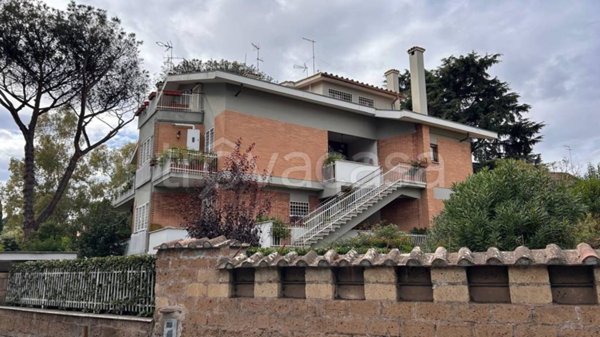 appartamento in vendita a Roma in zona Appio Pignatelli
