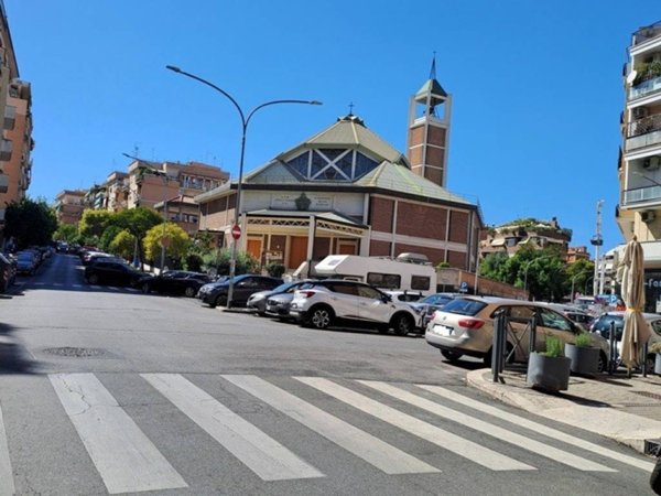 negozio in vendita a Roma in zona Gianicolense