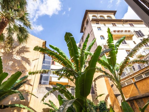 appartamento in vendita a Roma in zona Parione/Sant'Eustachio