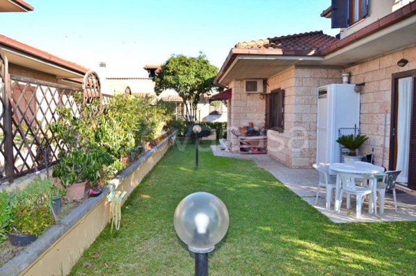 casa indipendente in vendita a Roma