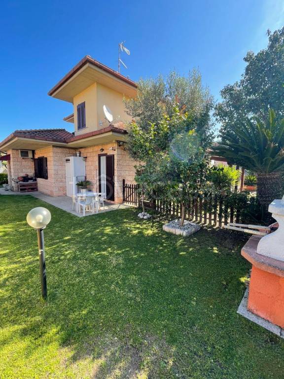 casa indipendente in vendita a Roma