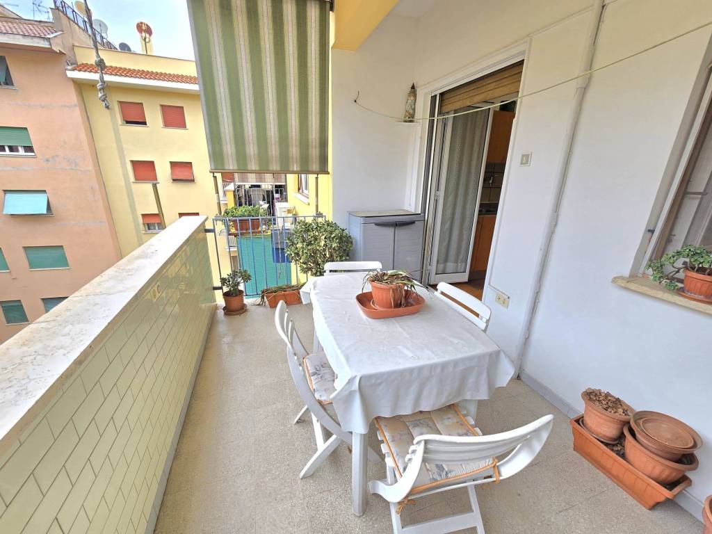 appartamento in vendita a Roma in zona Cinecittà