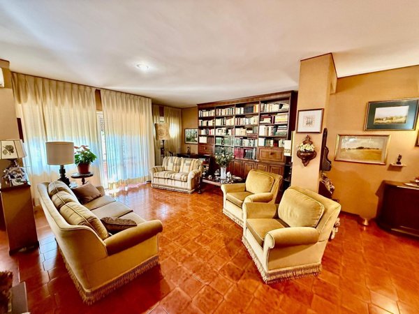 appartamento in vendita a Roma in zona EUR