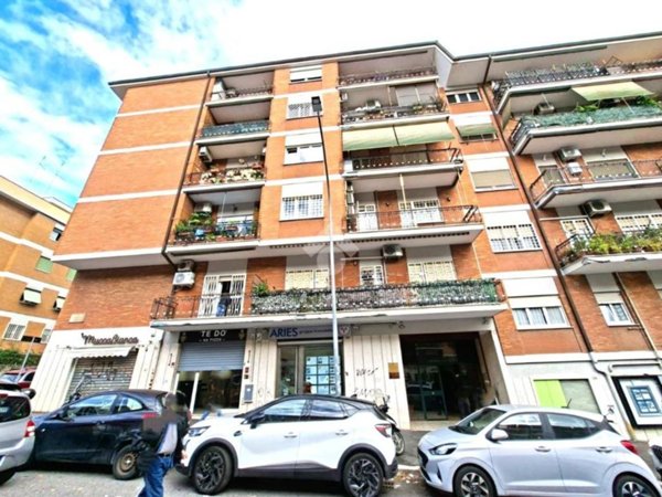 negozio in vendita a Roma in zona Gianicolense