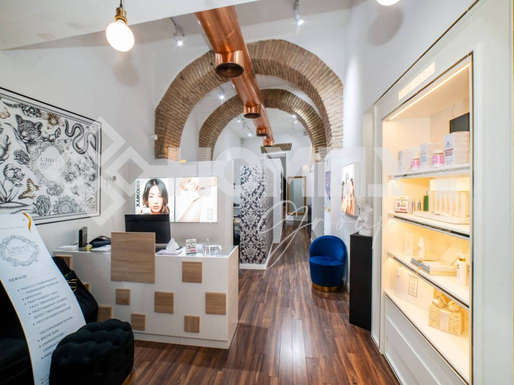 negozio in vendita a Roma in zona Trastevere