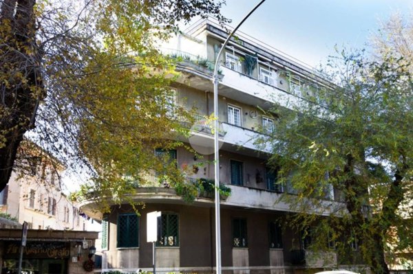 appartamento in vendita a Roma in zona Ostiense