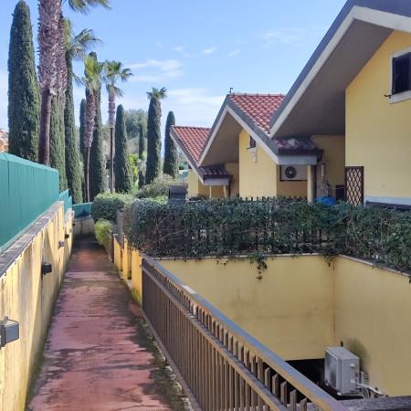 casa indipendente in vendita a Roma