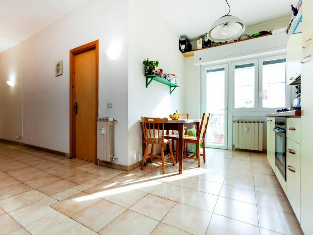 appartamento in vendita a Roma in zona Appio Latino