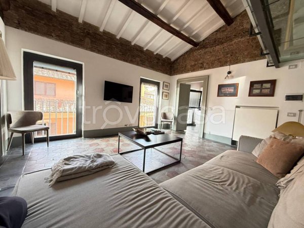 appartamento in vendita a Roma in zona Trevi-Colonna