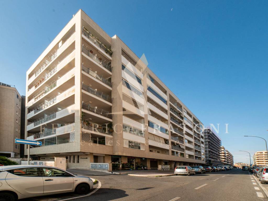 appartamento in vendita a Roma in zona Fonte Laurentina