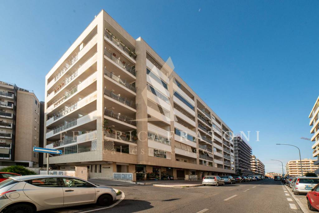 appartamento in vendita a Roma in zona Fonte Laurentina
