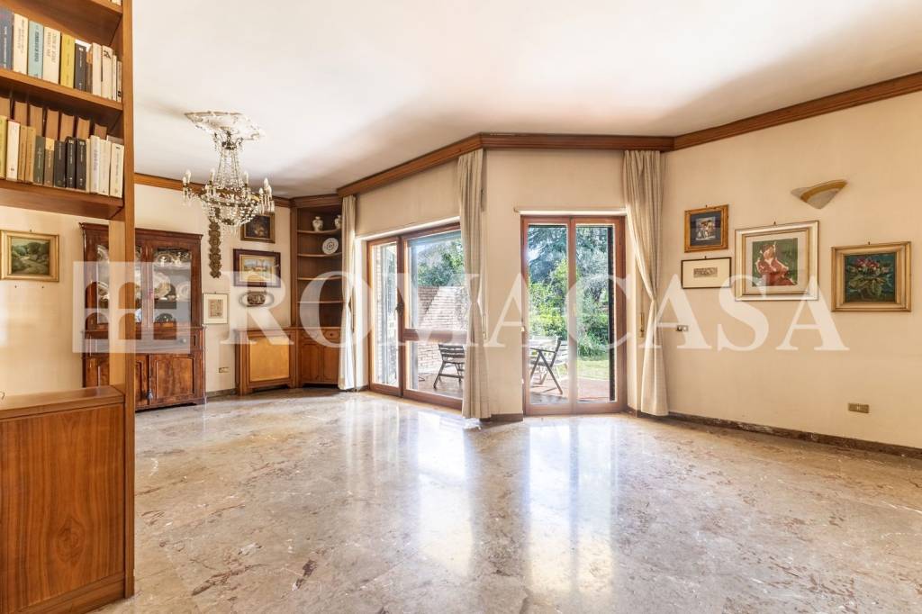 appartamento in vendita a Roma in zona EUR